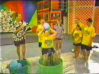 Family challenge balloon game