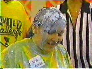 Family challenge balloon game