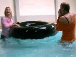 Wetclothinggirls Lindsay and Sanne