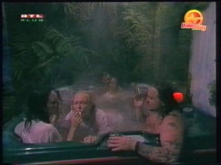 Valo Vilag - Jacuzzi Party