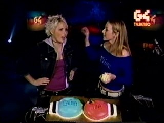 G4TV.COM -- Tina Wood, Laura Foy Cake Fight