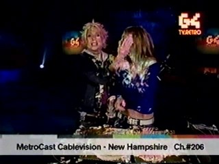G4TV.COM -- Tina Wood, Laura Foy Cake Fight