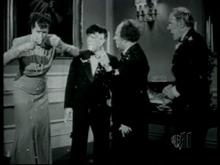 Half-Wits Holiday (3 Stooges)