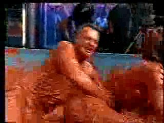 COED mud wrestling - Cronicas Marcianas