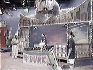 Gyob Sister in Green