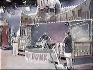 Gyob Sister in Green