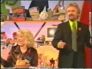 Noel's House Party - Egg Cracking