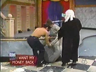 Richard Bey Show - Girl pied by her friend