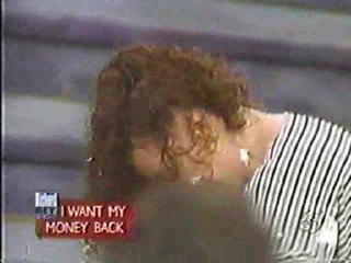 Richard Bey Show - Girl pied by her friend