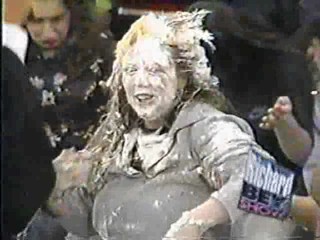 Richard Bey Show - Girl pied by her friend