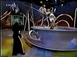 Glucksritter - Germany - Girl in black pants dunked in the slimy soup bowl