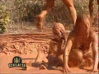 Koh-lanta mud scene
