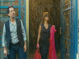 Un bonheur n'arrive jamais seul (Happiness Never Comes Alone)