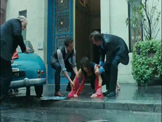 Un bonheur n'arrive jamais seul (Happiness Never Comes Alone)