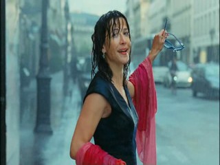 Un bonheur n'arrive jamais seul (Happiness Never Comes Alone)