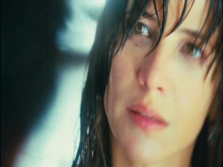 Un bonheur n'arrive jamais seul (Happiness Never Comes Alone)