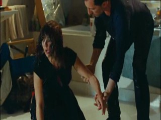 Un bonheur n'arrive jamais seul (Happiness Never Comes Alone)