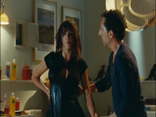 Un bonheur n'arrive jamais seul (Happiness Never Comes Alone)