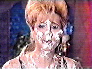 Rhonda Shear pied