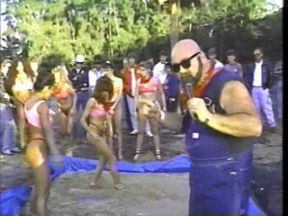 Country Cuties, Barnyard Bash