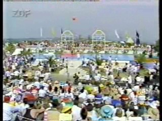 The War between Men and Women,  Fernschgarten