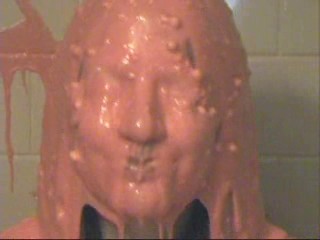 Anna gets slimed/pied