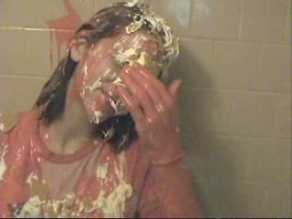 Anna gets slimed/pied