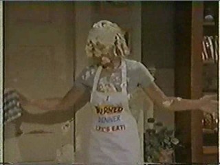 tv mom pied