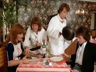 Les Bidasses En Folie (MALE WAM)