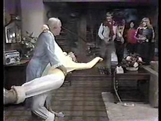 New Zoo Review,  Too Close for Comfort,  Alice