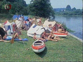 Early 80's  movie with sinking canoe